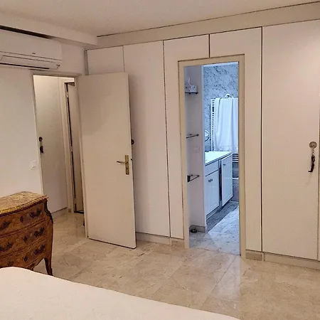 Chateau De La Pinède Appartement *